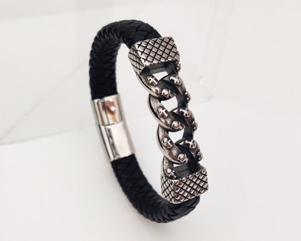 Genuine leather bracelet