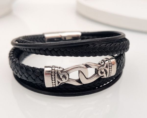 Genuine leather bracelet