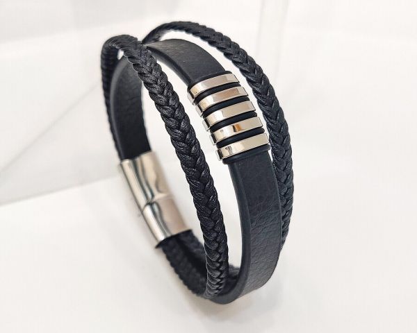 Genuine leather bracelet