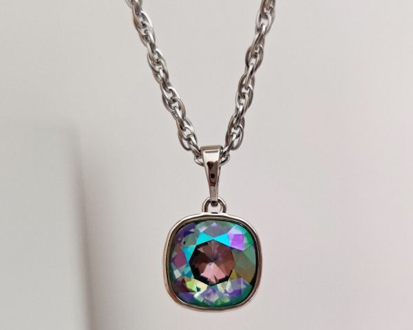 Pendant with Swarovski crystals