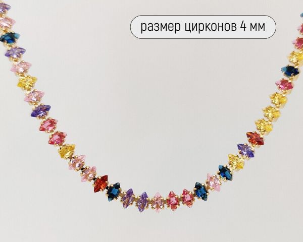 Necklace with zircons