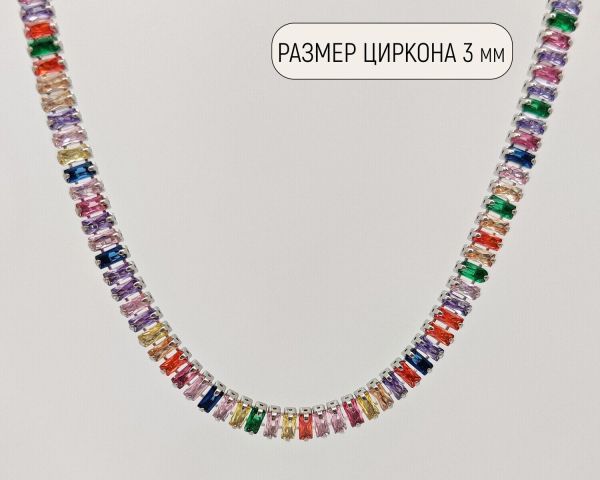 Necklace with zircons