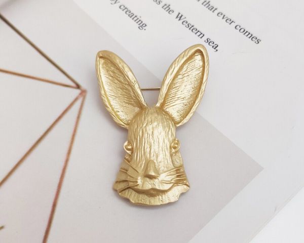 Brooch Bunny