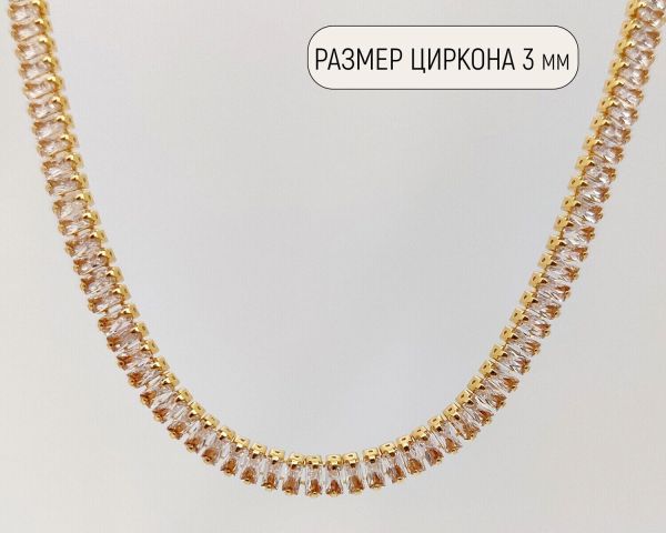 Necklace with zircons