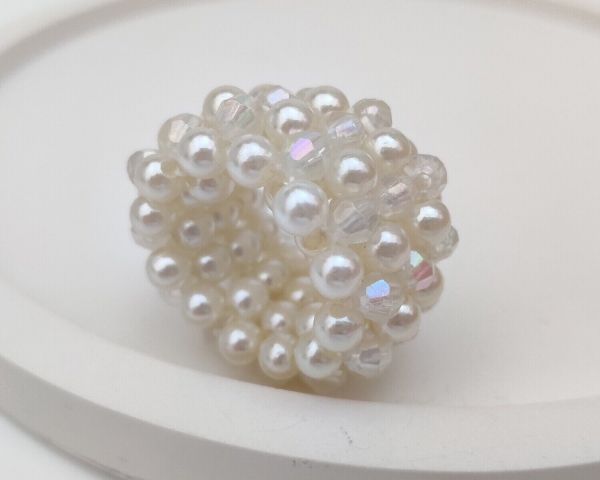 Hair tie made of beads