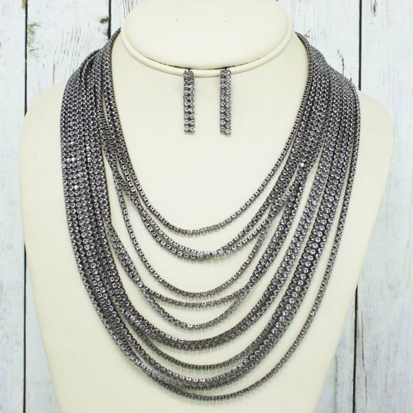 Set (necklace and earrings) V654779907395