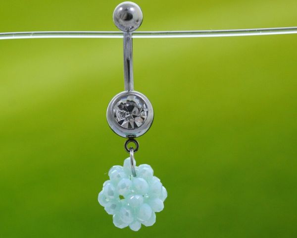 Navel piercing F402