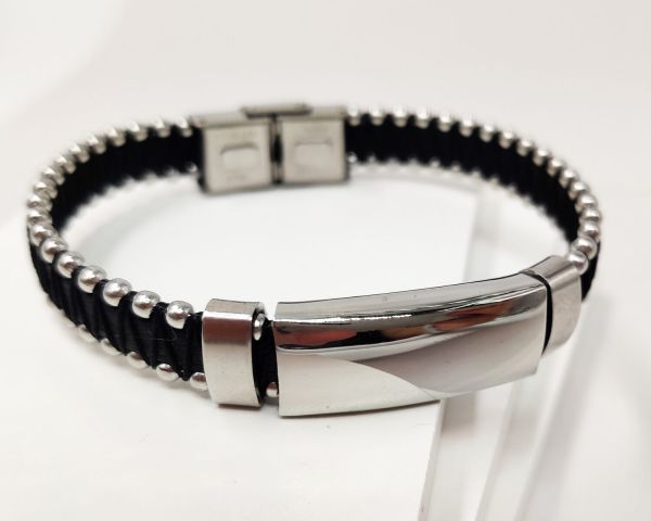 Genuine leather bracelet