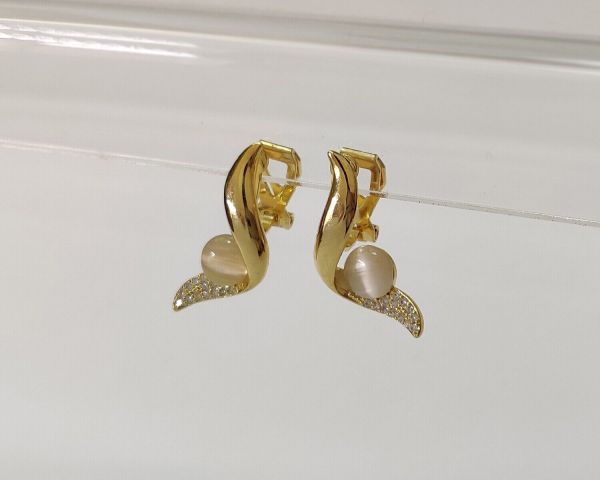 Clip-on earrings