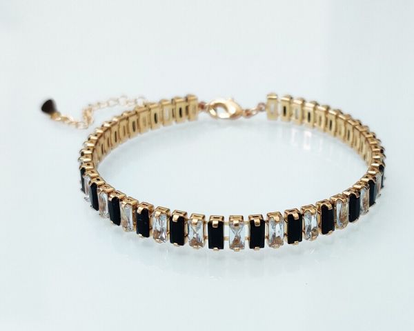 Bracelet with zircons