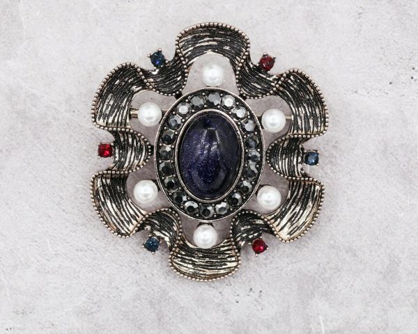 Brooch F783678907290