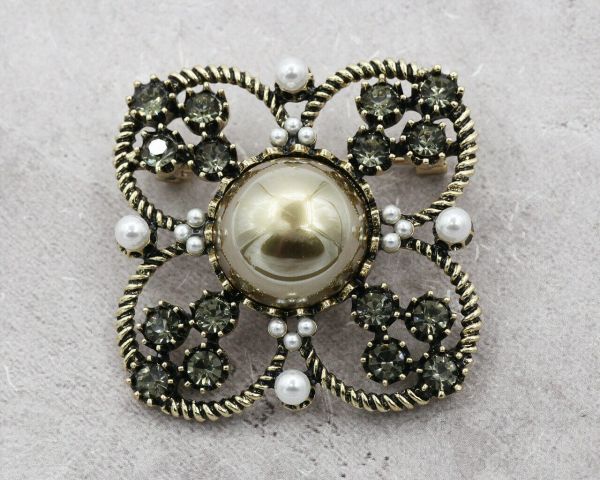 Brooch F936874807160