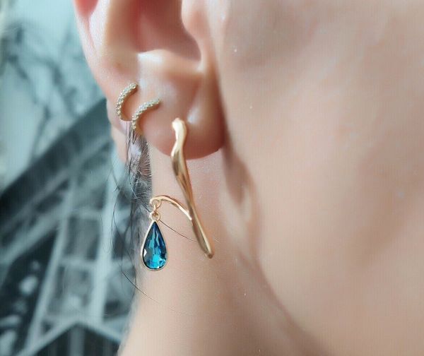 Earrings with Swarovski crystals