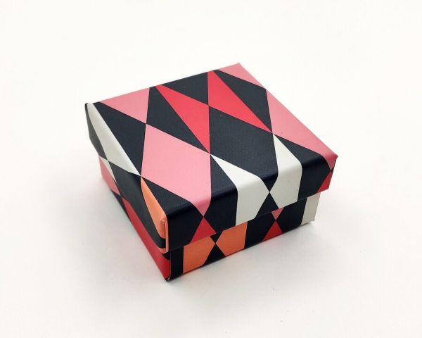 Gift box, Harlequin