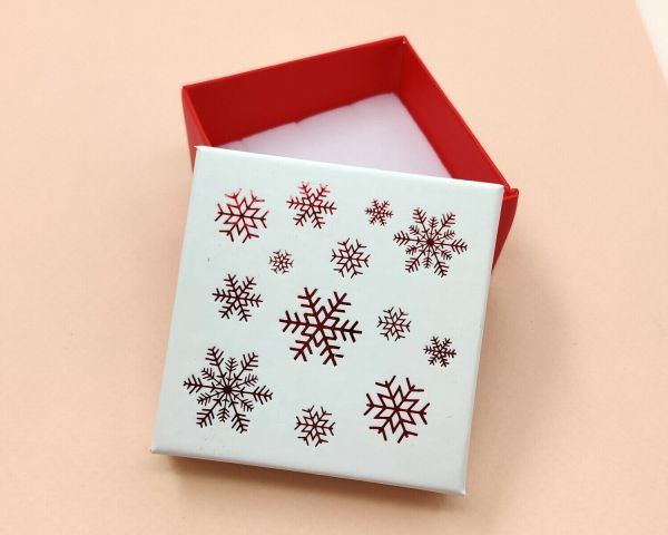 Gift box, red snowflake