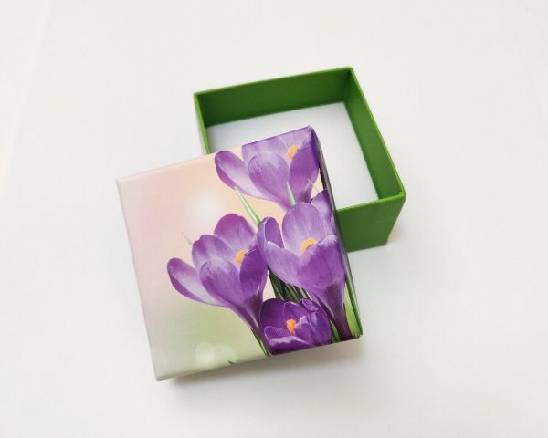 Gift box, Crocuses