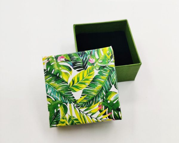 Gift box, Tropics